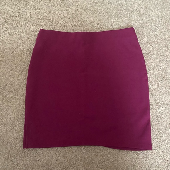 Aritzia tight mini skirt size M - Picture 2 of 4